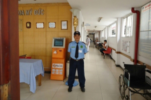 Bảo Vệ Giữ Xe Chuyên Nghiệp